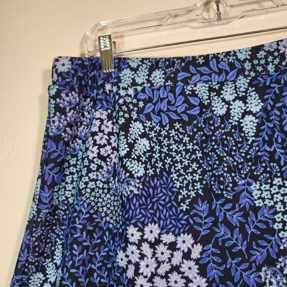 Isaac Mizrahi Live Woman's Skort Size Large Blue Floral - Picture 2 of 11
